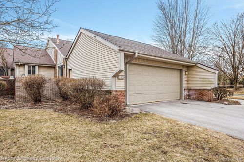 29100 E Chanticleer Dr, Southfield, MI, 48034-1480 | Card Image