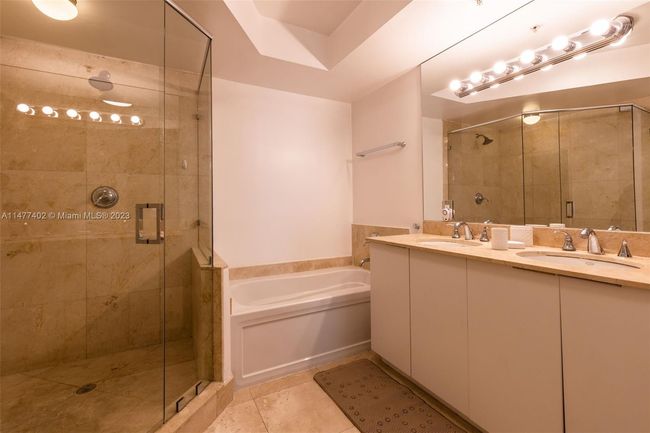 APT-603 - 17555 Atlantic Blvd, Condo with 2 bedrooms, 2 bathrooms and null parking in Sunny Isles Beach FL | Image 30