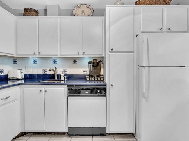APT-204 - 28 Colonial Club Dr, Condo with 1 bedrooms, 2 bathrooms and null parking in Boynton Beach FL | Image 11
