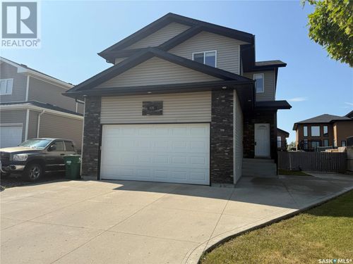 135 W Hampton Blvd, Saskatoon, SK, S7R0B7 | Card Image