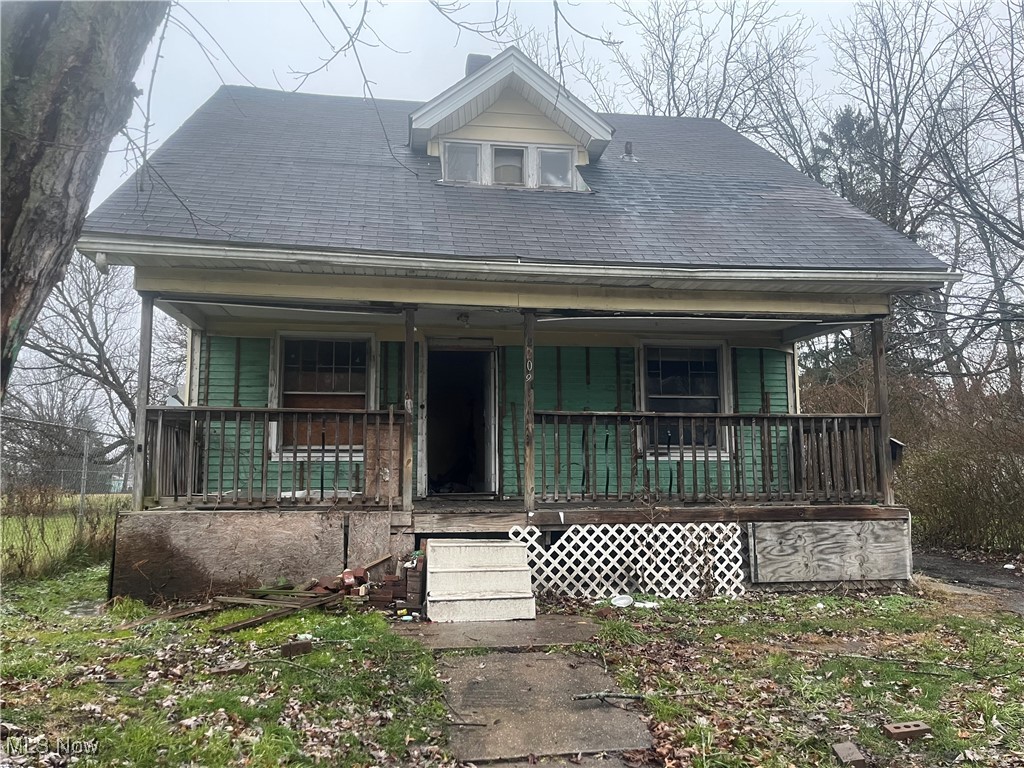 Brier St, Warren, OH 44484