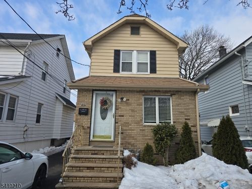 725 Schuyler Ave, Lyndhurst, NJ, 07071-2912 | Card Image