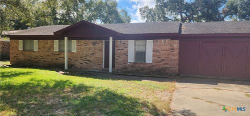 604 Davis St, Edna, TX, 77957-3210 | Card Image