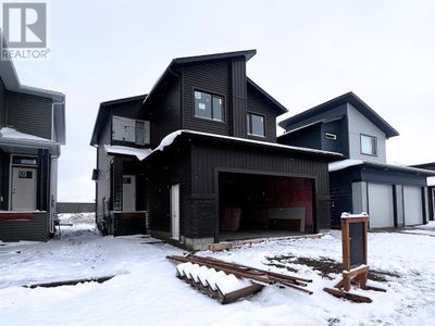 10661 133 Ave, House other with 3 bedrooms, 3 bathrooms and 4 parking in Grande Prairie AB | Image 1