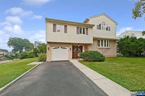 56 Eaton Pl, Bloomfield, NJ, 07003-2828 | Card Image