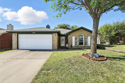 2433 Kelton St, Fort Worth, TX, 76133-8198 | Card Image