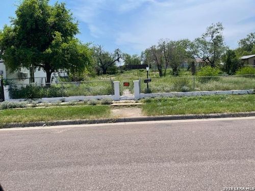 969 Ave D, Eagle Pass, TX, 78852 | Card Image