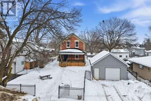 40 Albert Street S, Kawartha Lakes (Lindsay), ON, K9V3G7 | Card Image