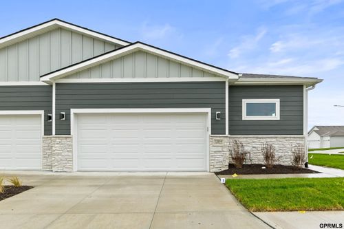 12811 S 45th Ter, Bellevue, NE, 68133-3433 | Card Image