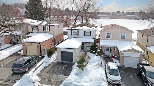 742 Beman Dr, Newmarket, ON, L3Y4Z2 | Card Image