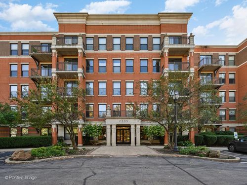 209-2335 W Belle Plaine Ave, Chicago, IL, 60618-2986 | Card Image