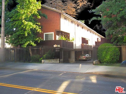 18-7115 Etiwanda Ave, Reseda, CA, 91335-4423 | Card Image