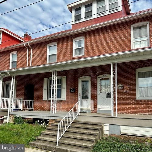 136 W Poplar St, FLEETWOOD, PA, 19522-1513 | Card Image