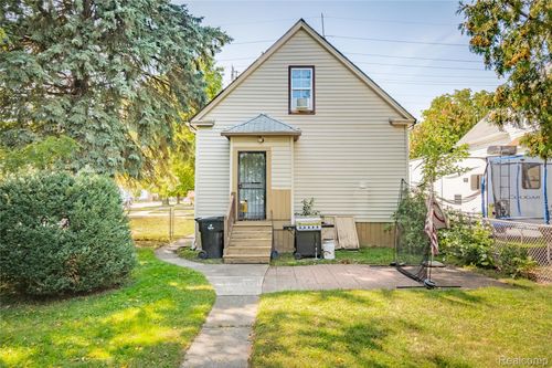 2951 9th St, Wyandotte, MI, 48192-5632 | Card Image