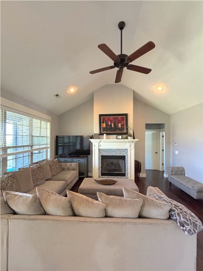 1610 Sweetbriar Way, House other with 4 bedrooms, 2 bathrooms and null parking in Centerton AR | Image 7