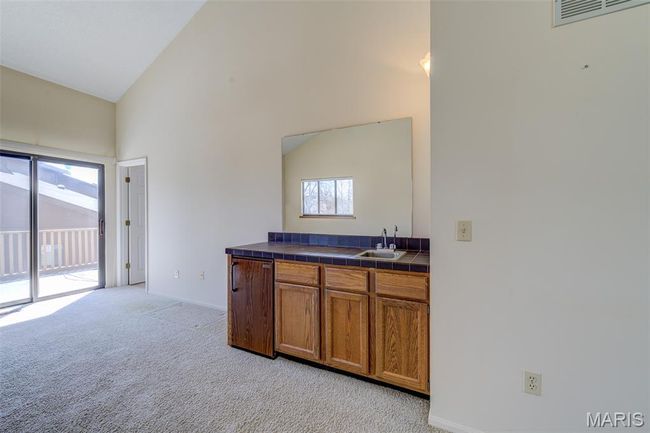 Upper loft area wet bar | Image 31