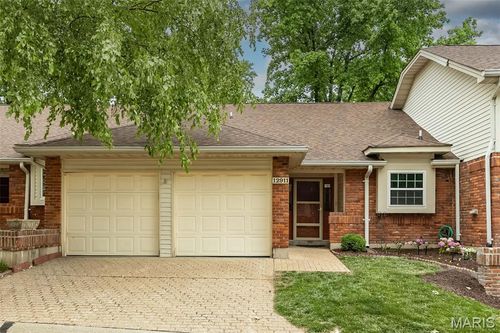 12911 Autumn View Dr, Saint Louis, MO, 63146-4331 | Card Image