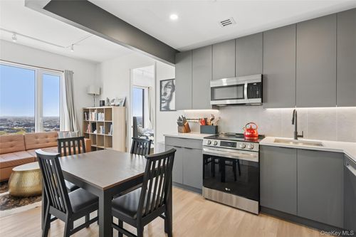 1605-931 Carroll Street, New York, NY, 11225 | Card Image