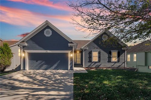 8509 N Robinhood Ave, Kansas City, MO, 64154-1172 | Card Image