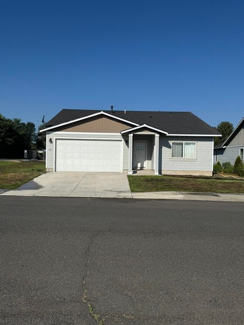 667 Liberty Dr, Metolius, OR, 97741-8723 | Card Image