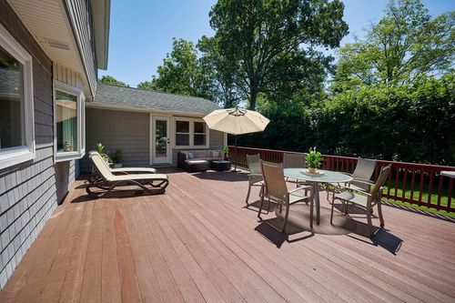 39 Wood Ave, Ardsley, NY, 10502-1025 | Card Image