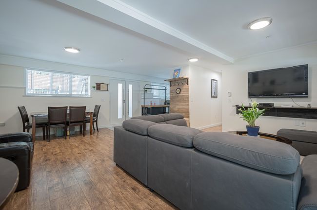 11659 272 St, House other with 8 bedrooms, 4 bathrooms and 10 parking in Maple Ridge BC | Image 26