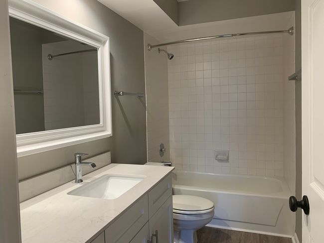 D301 - 1910 Chestnut Ave, Condo with 3 bedrooms, 2 bathrooms and 2 parking in Glenview IL | Image 7