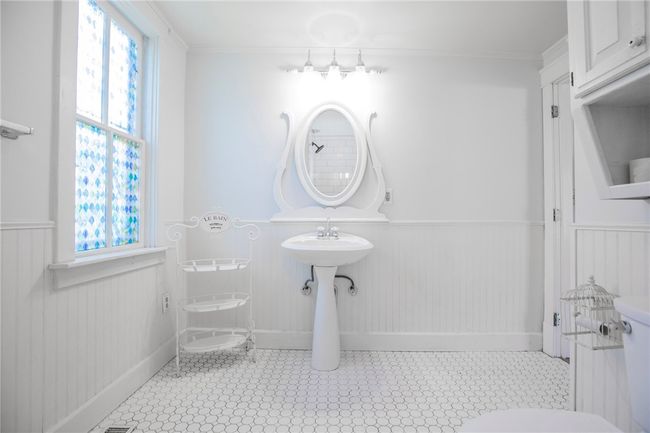 Bathroom. | Image 13