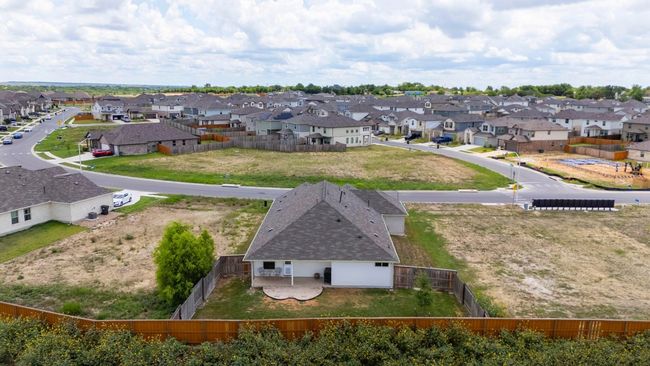 352 Backstays Loop, House other with 4 bedrooms, 3 bathrooms and 5 parking in Kyle TX | Image 34