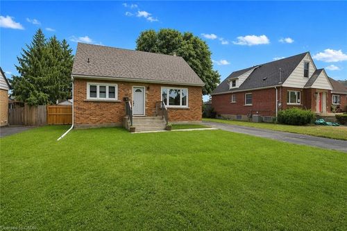 15 Gailmont Dr, Hamilton, ON, L8K4B2 | Card Image