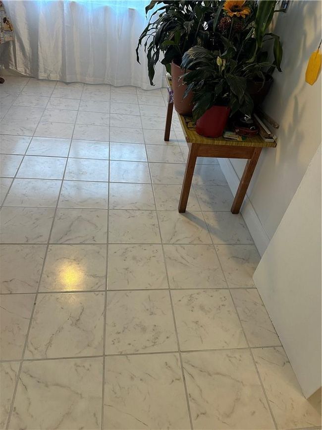 Interior details with tile patterned flooring | Image 8