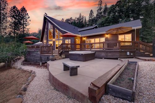 15268 Airport Rd, Nevada City, CA, 95959-9486 | Card Image