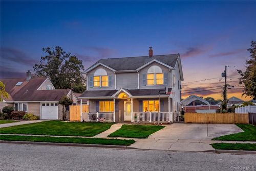 28 Book Ln, Levittown, NY, 11756-3517 | Card Image