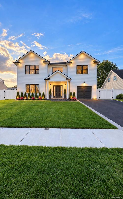12 Slate Ln, Levittown, NY, 11756-3914 | Card Image