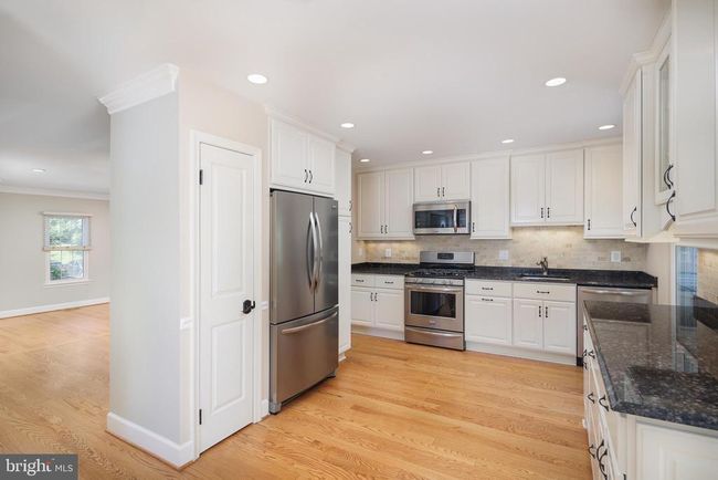 7710 Asterella Ct, Townhouse with 3 bedrooms, 4 bathrooms and null parking in SPRINGFIELD VA | Image 12