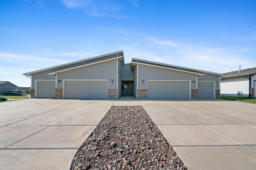 5283 N Toben Ct, Bel Aire, KS, 67226-8839 | Card Image