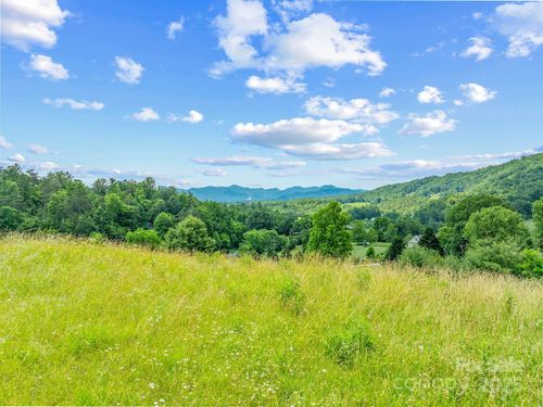 82 Seven Glens Dr, Weaverville, NC, 28787-8454 | Card Image