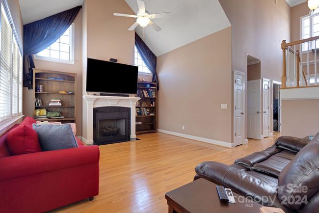 Living Room | Image 21
