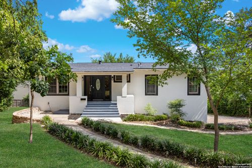 123 E Brandon, San Antonio, TX, 78209-6401 | Card Image