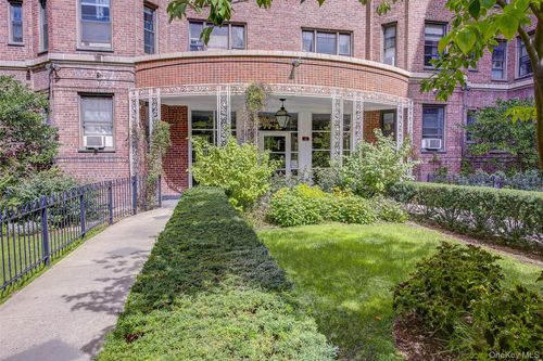 1s-77-11 35th Avenue, New York, NY, 11372 | Card Image