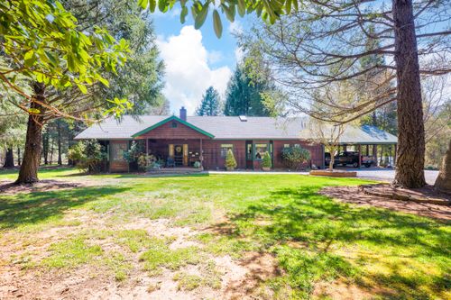 122 Carlos Ave, Rogue River, OR, 97537-9637 | Card Image
