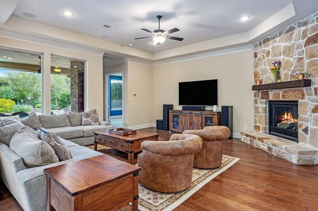 139 Lake View Loop, House other with 3 bedrooms, 3 bathrooms and 3 parking in Fulshear TX | Image 12