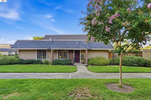 4567 Powderborn Ct, San Jose, CA, 95136-2737 | Card Image