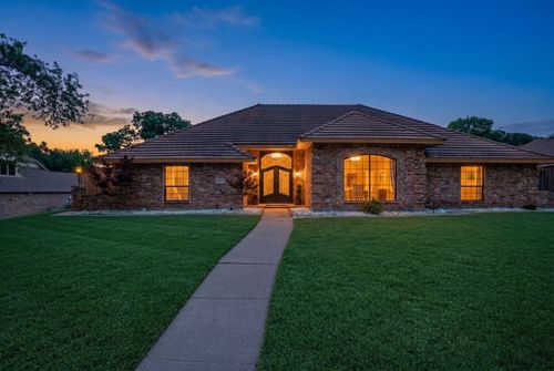 906 Greenbriar Ln, Duncanville, TX, 75137-3714 | Card Image