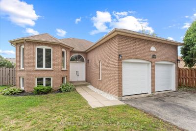 3163 Fletcher Cres, House other with 3 bedrooms, 3 bathrooms and 6 parking in Windsor ON | Image 2