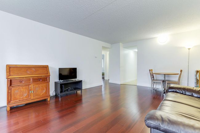 901 - 4194 Maywood Street, Condo with 2 bedrooms, 1 bathrooms and 2 parking in Burnaby BC | Image 7