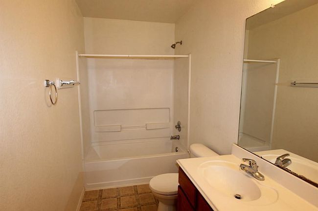 5015 Fox Mill Ln, House other with 3 bedrooms, 2 bathrooms and 1 parking in Spring TX | Image 4