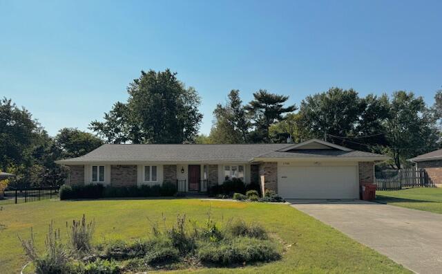 Holiday St, Springfield, MO 65804