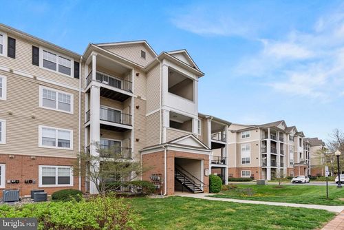 apt-301-19601 Galway Bay Cir, GERMANTOWN, MD, 20874-4602 | Card Image