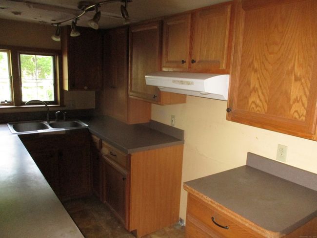 101 Platt St, House other with 3 bedrooms, 2 bathrooms and 1 parking in Ansonia CT | Image 14